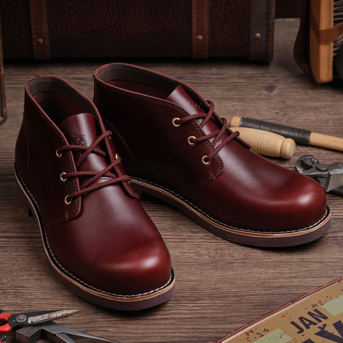 Men's Handcrafted Classic Chelsea Boots Genuine Leather Cowhide Comfortable Lace-Up Casual Footwear